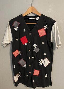 Vintage Chaus Sport Tunic Top Womens Small Daisy Embroidered Butter Mom 90s